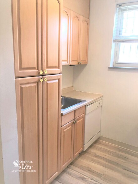 Building Photo - 5712 Phillips Ave