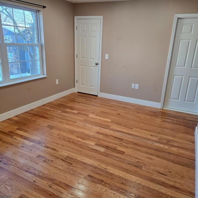 Building Photo - 298 Ridgewood Ave