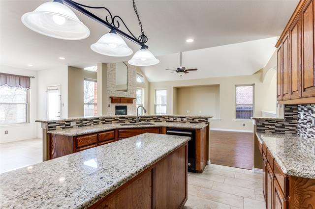 Building Photo - 3825 Miramar Dr