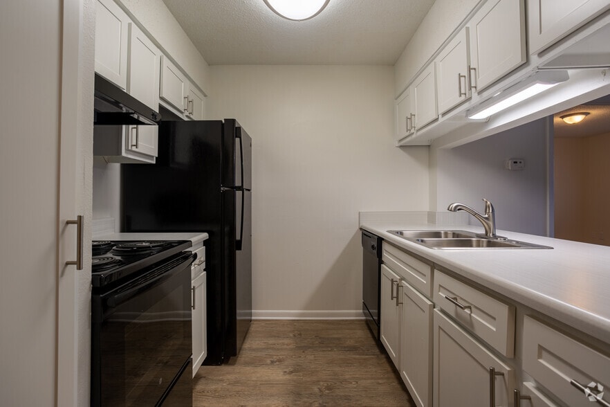 Interior Photo - Elevate at 604 West