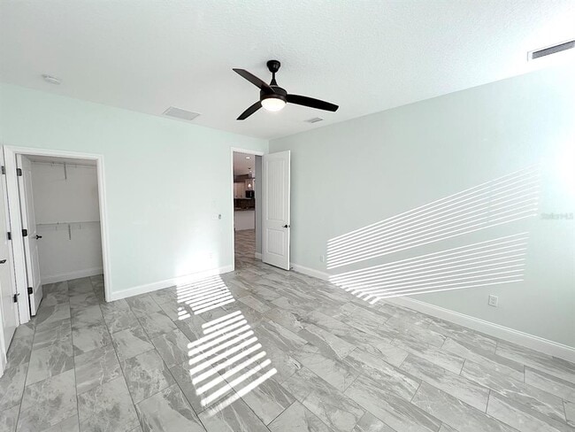 Building Photo - 10 Emmons Ln