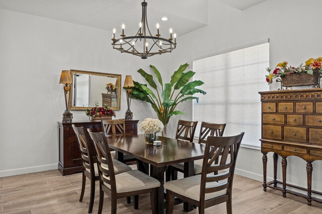 Building Photo - 1782 Clydesdale Ave