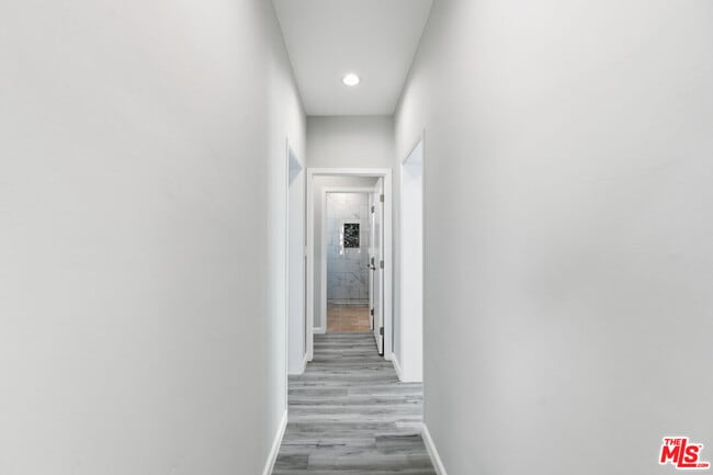 Building Photo - 6314 Primrose Ave