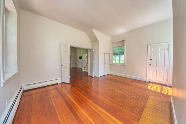 Building Photo - UNIQUE OFFERING-HISTORIC CAPE COD ON URBAN...