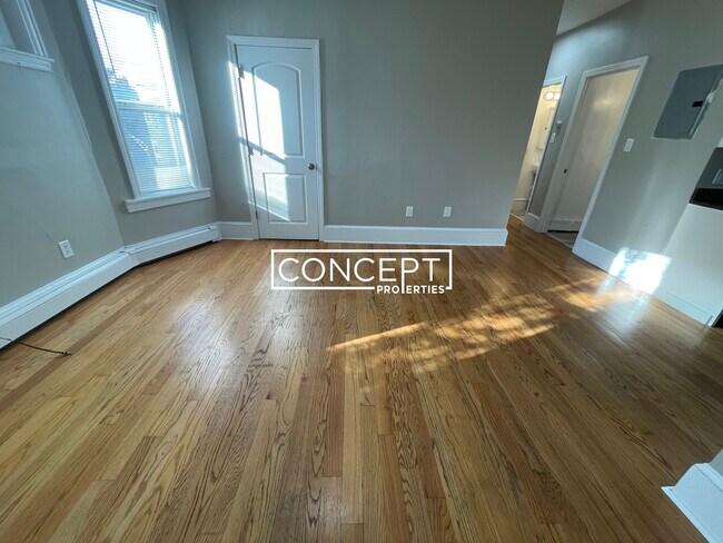 Building Photo - 16 Bird St