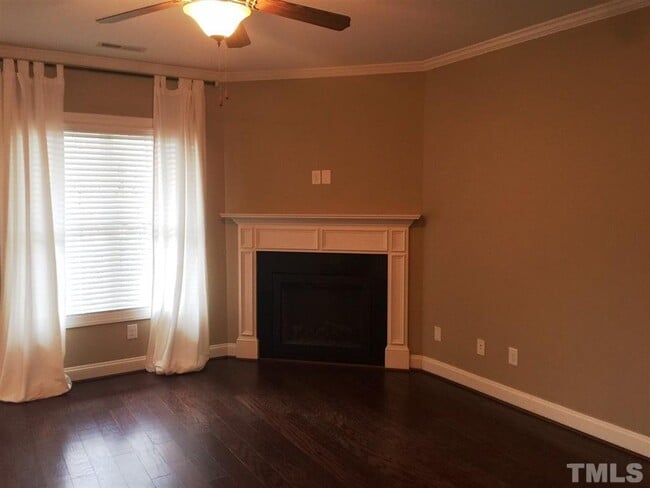 Building Photo - 2121 Scarlet Maple Dr