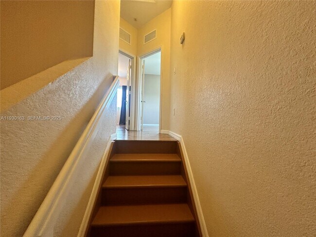 Building Photo - 10800 NW 88th Terrace