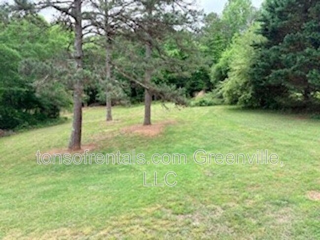 Building Photo - 112 Acorn Trail