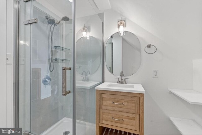 Building Photo - 5831 33rd Ave