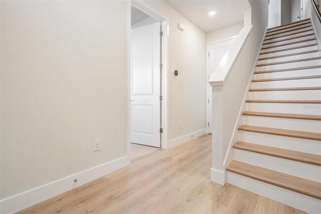 Building Photo - 6605 N Nebraska Ave