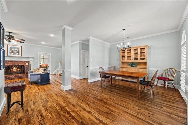 Building Photo - 425 Chippendale Dr