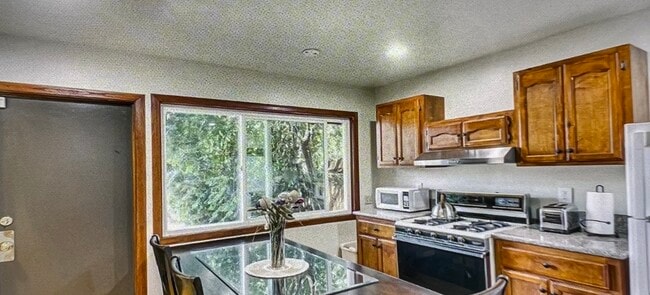 Building Photo - 2105 Via Venado St