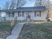 Building Photo - Renovated 2 Bedroom Home for Rent in Kingsport TN | Modern Kitchen