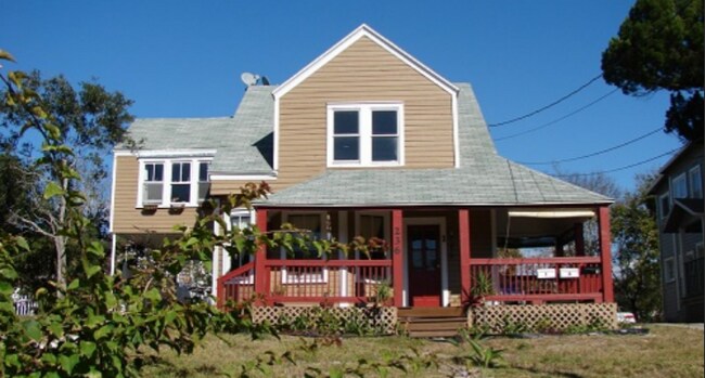 Primary Photo - 236 N Peninsula Dr