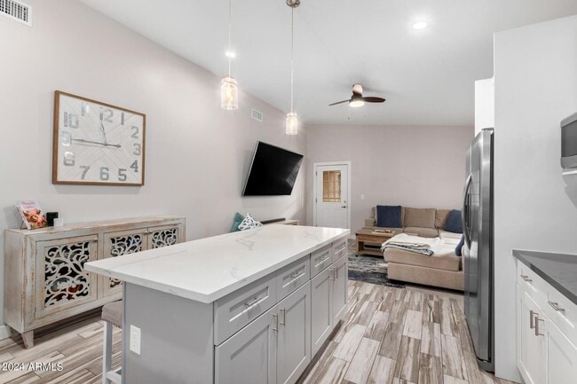 Building Photo - 2647 E Contention Mine Rd