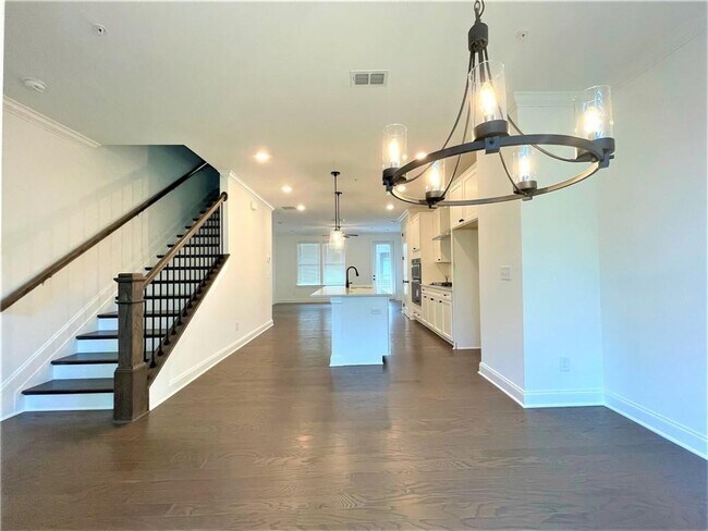 Building Photo - 6523 Beacon Dr