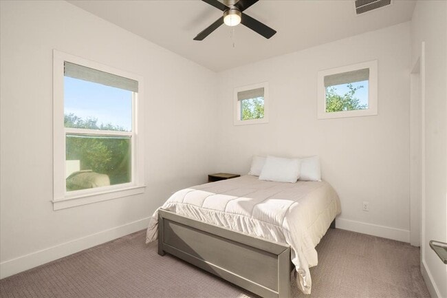 Building Photo - 625B Las Colinas Dr