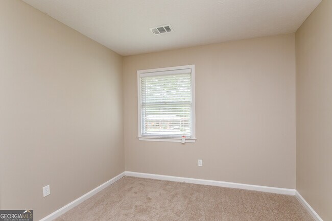 Building Photo - 3940 Scott Dr