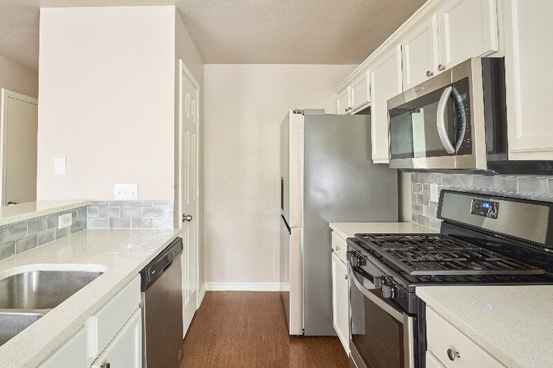 Building Photo - 1582 Parkfield Cir