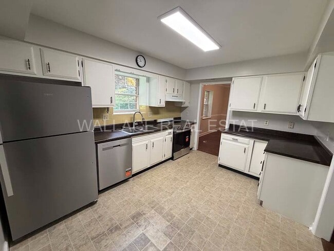 Building Photo - 11141 Pleasant Forest Dr