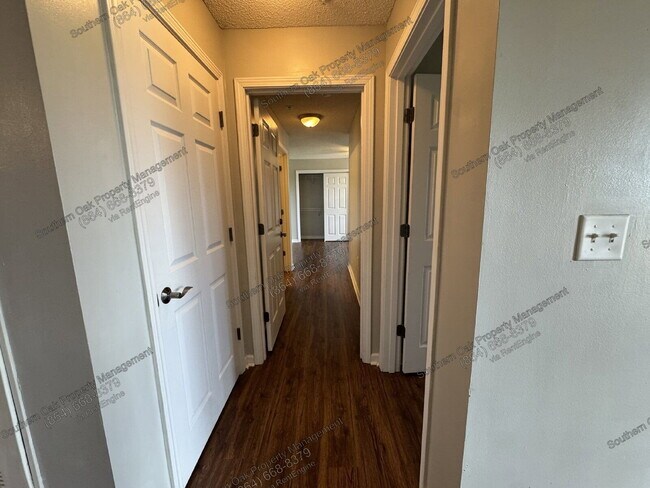 Building Photo - 1123 Harts Ridge Dr