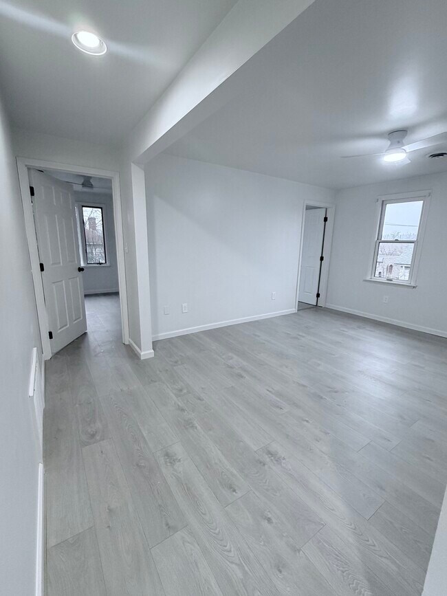 Building Photo - 338 Prestley Rd