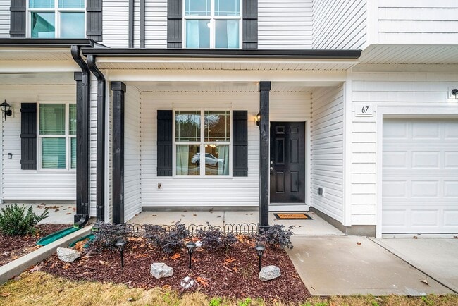 Building Photo - 4 Bedroom Townhouse for Rent in Clayton NC | Garage | Pet Friendly | Wooded View! | MOVE IN SPECI...