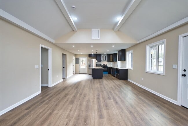 Building Photo - 4 Water St