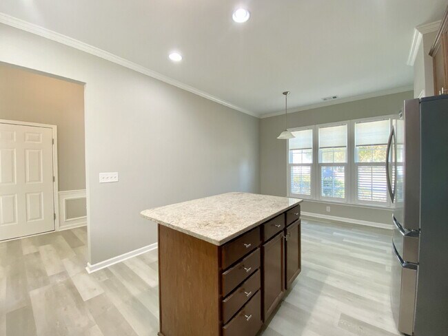 Building Photo - Three-bedroom ranch style home located in Baynard Park!