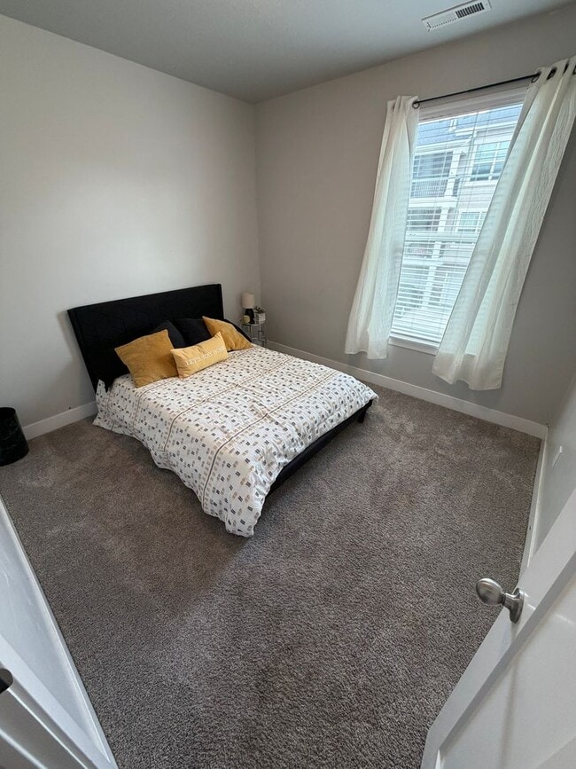 Building Photo - Beautiful 3-Bedroom Condo in Herriman! (Dog-Friendly)