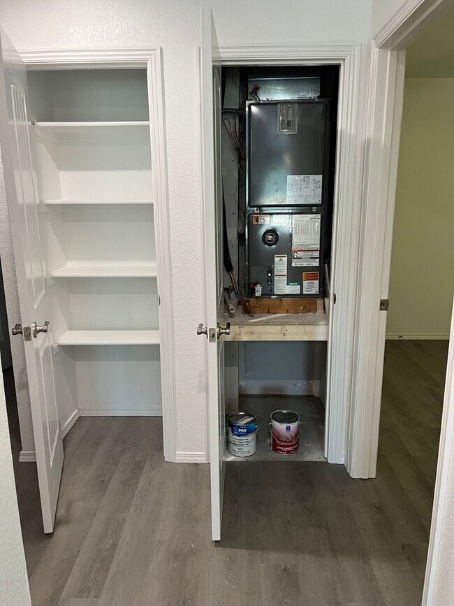 Building Photo - COX-POPLAR ST