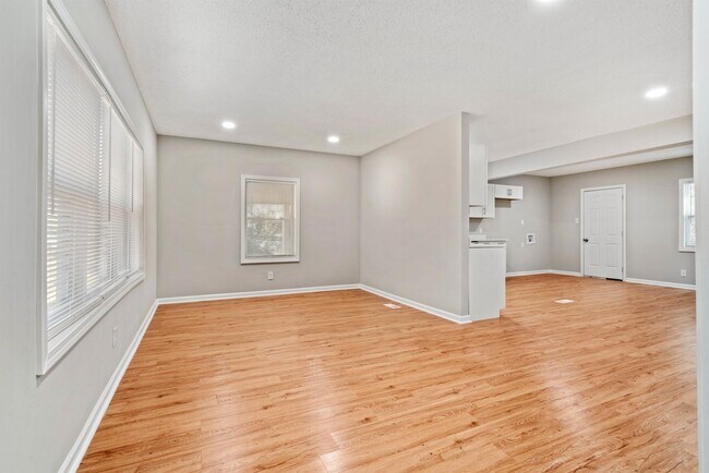 Building Photo - 1004 Tatum Rd