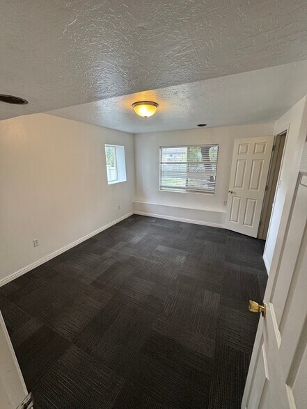 Building Photo - 595 N 1200 E