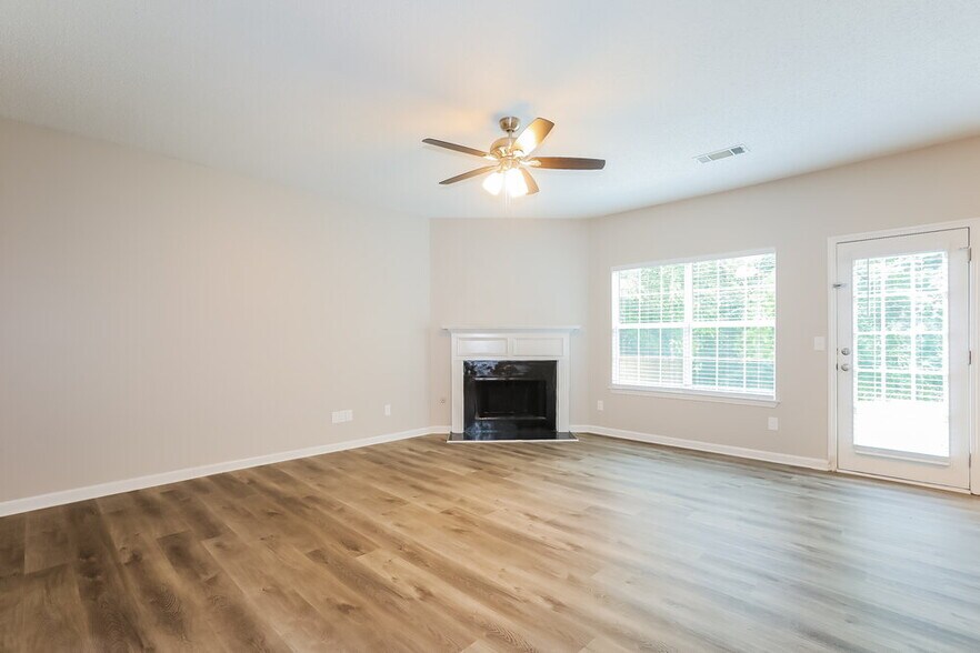 Building Photo - 142 Southwind Ln