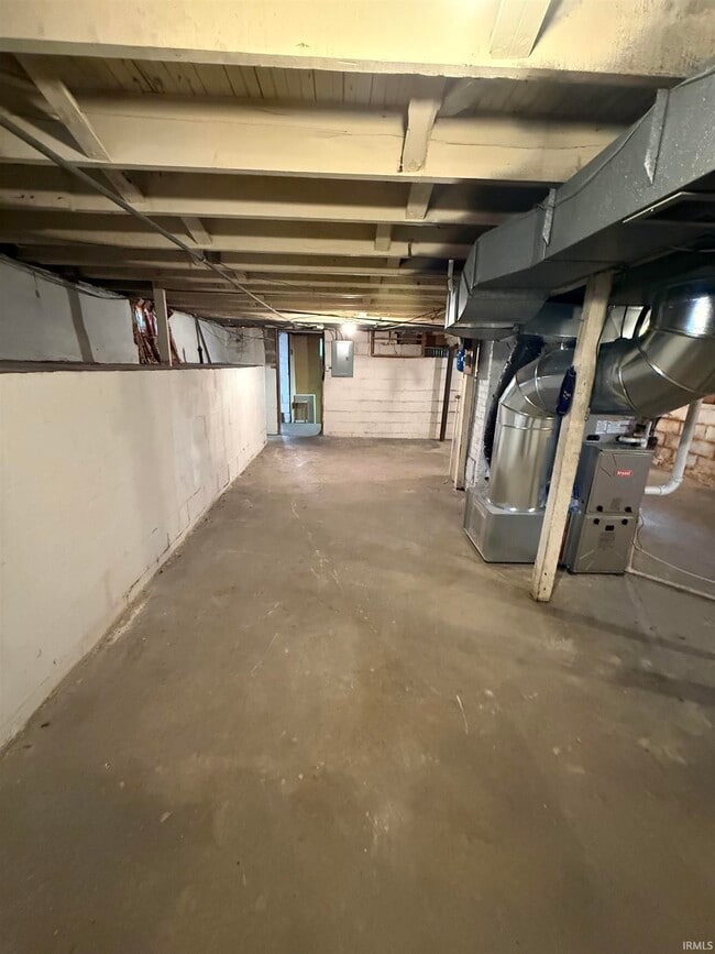 Building Photo - 1333 Hart St