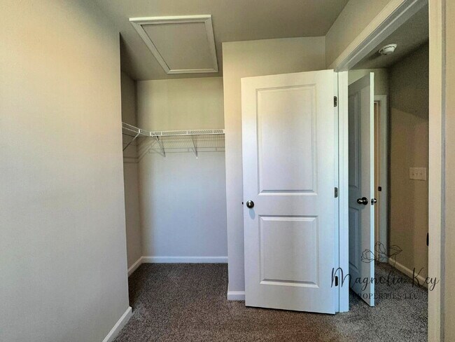 Building Photo - New 3 bed 2.5 bath Townhouse in Forestbrook