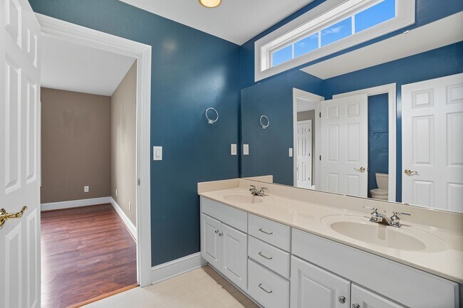 Building Photo - 11221 Grahamwood Pl