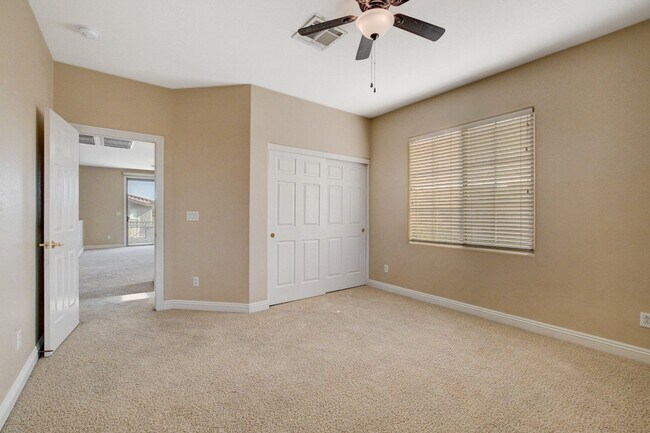 Building Photo - Spacious 5-Bedroom, 2 Story Pool Home in G...