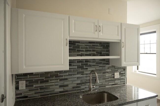 Kitchen - 374 Chestnut Hill Ave