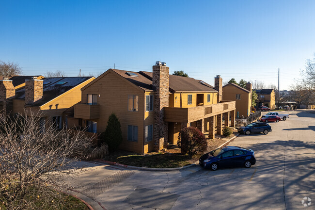 Primary Photo - Peach Tree Village