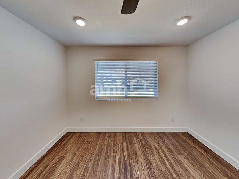 Building Photo - 3360 Blodwen St