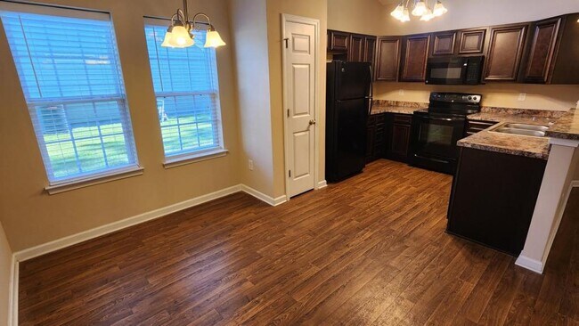 Building Photo - 165 Woodland Pk Lp