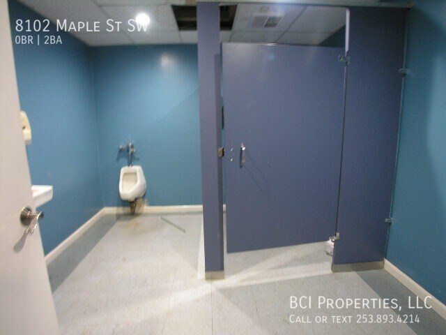 Building Photo - 8102 Maple St SW