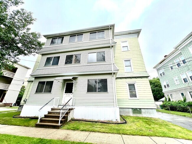 Building Photo - 19 Ellen Ave