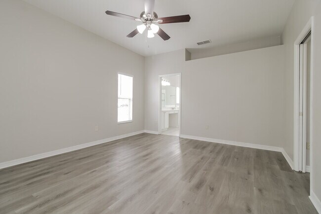 Building Photo - 131 Harwood Cir