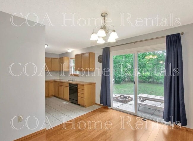 Building Photo - Midtown