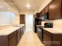 Building Photo - Pre-Lease!! 3bed/3bath townhome in Miramon...