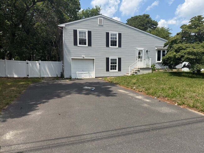 Building Photo - Renovated 3BR Split-Level on a Spacious Corner Lot with Garage in Toms River