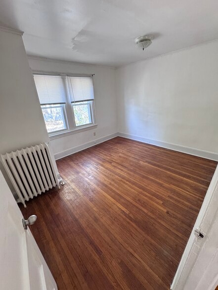 Room #1 - 24 Overhill Rd