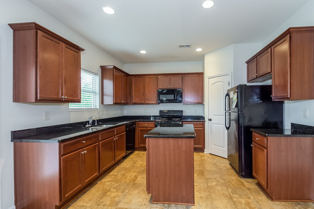Building Photo - 3563 Walking Stick Way NE